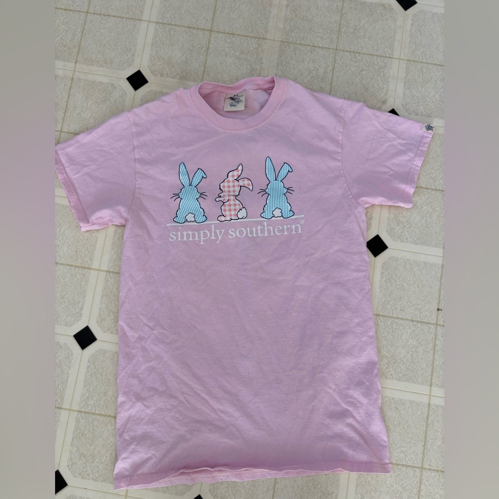 Simply Southern Light Pink Easter Spring T-Shirt with Bunny Trio women’s small